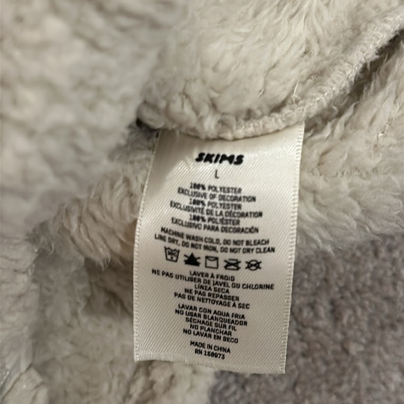 Skims Cropped Jacket - Picture 3 of 3